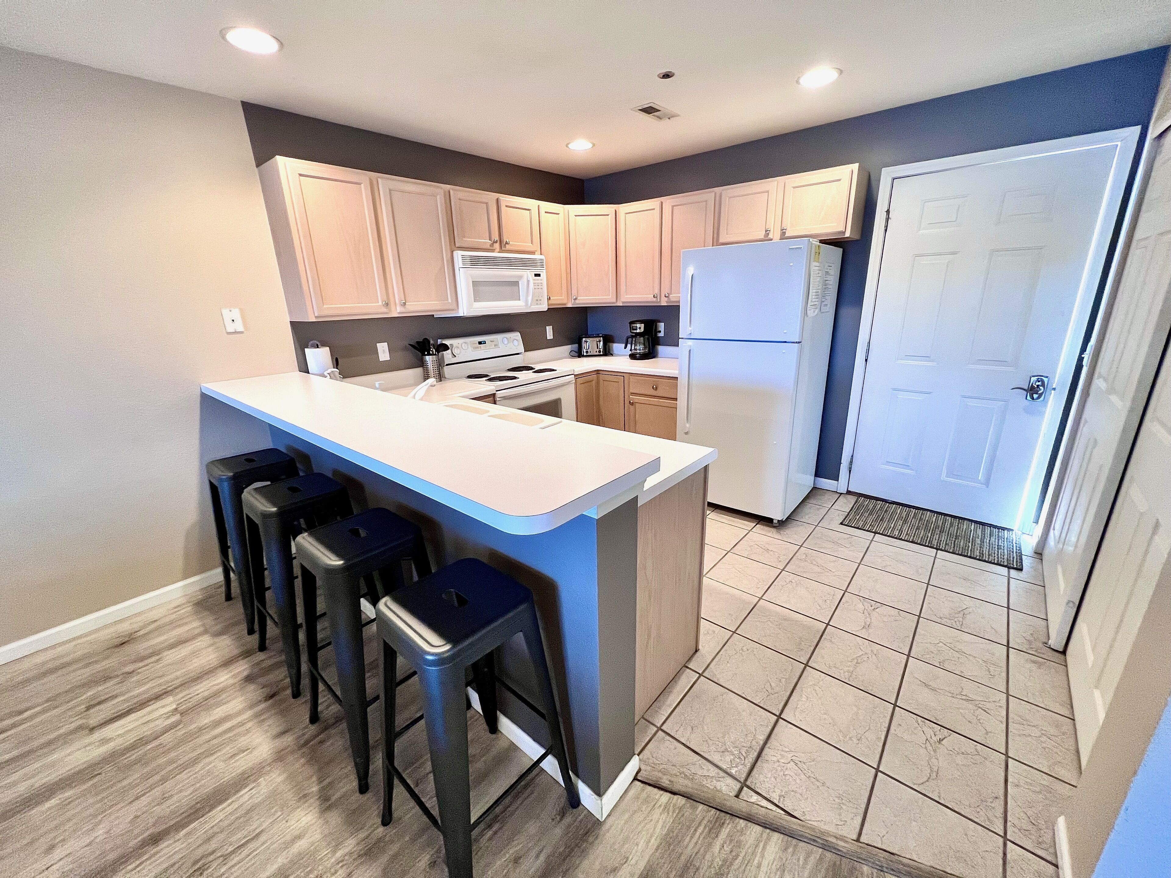 SUNSET VIEW FOR MILES! Main Channel 2 Bed, 2 Bath-Sleeps 6- VERY CLEAN!