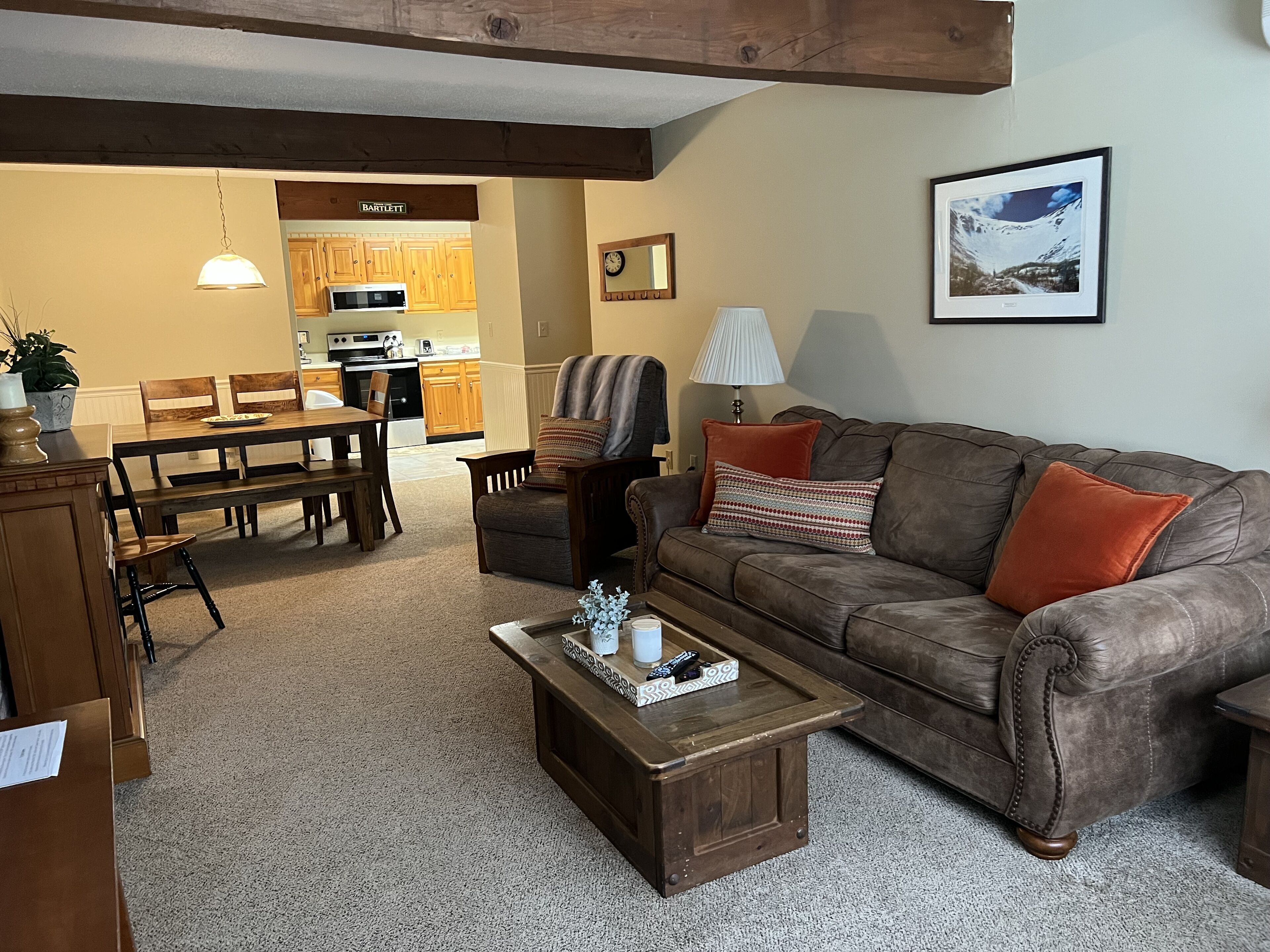 Clean, well equipped condo, great location! Cleaning included in rental rate. 