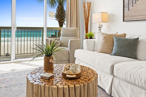 Beachfront Luxury, 2 King Suites, Free Beach Chairs Seasonal