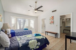 4 soverom, strykejern/-brett og wi-fi (inkludert)