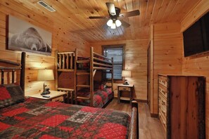 3 bedrooms, free WiFi, bed sheets