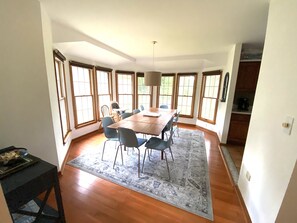 Dining - Spacious, well maintained, 4br 3bath home overlooking Golf Course. (Ocean Pines)