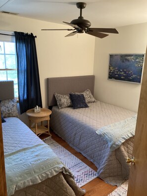 5 habitaciones, tabla de planchar con plancha, cuna de viaje y wifi