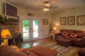 Smart TV, fireplace, DVD player, video library