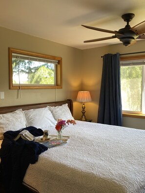 2 chambres, fer et planche à repasser, Wi-Fi, draps fournis