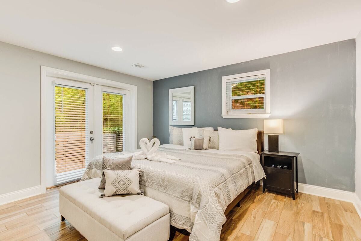 6 多间卧室、熨斗/熨衣板、WiFi、床单