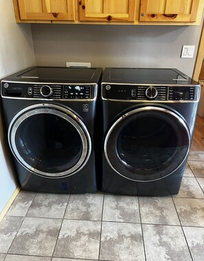 Interior - FAMILY SIZE CABIN IN THE PINES (Greer)