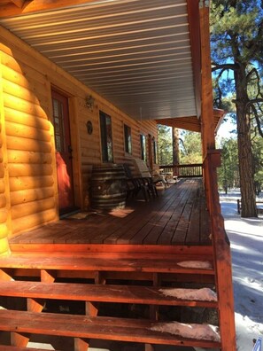 Exterior detail - FAMILY SIZE CABIN IN THE PINES (Greer)