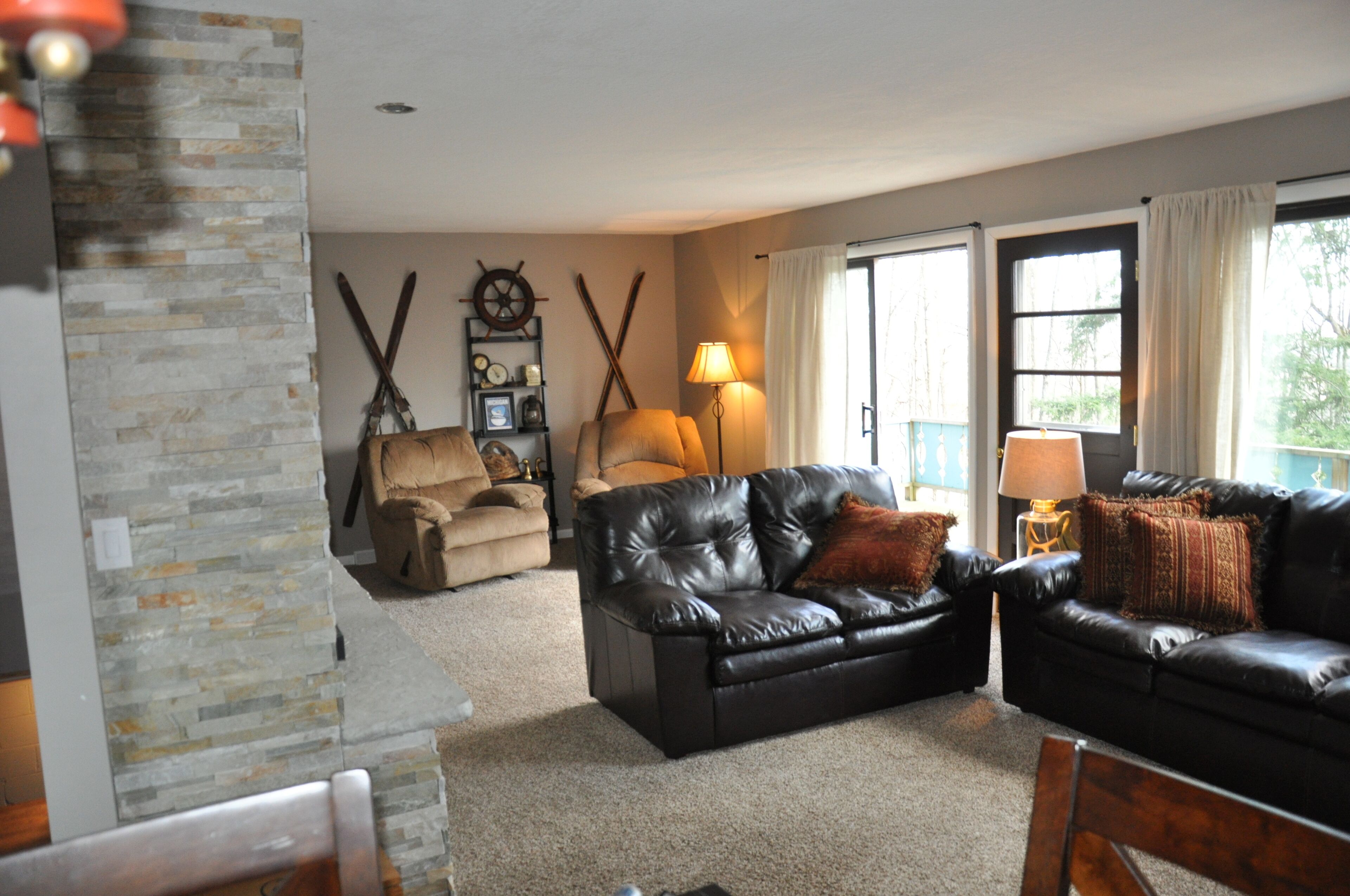 4 Bedroom, 2 Bath  Wooded Getaway