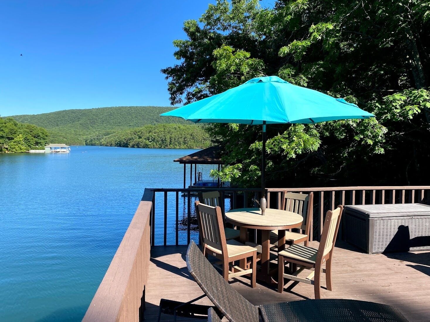 Mountain View, Quiet Cove, Hot Tub, Fire Pit, Two-Tier Dock, & much more!