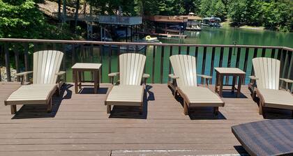 ¡Vista a la montaña, cala tranquila, bañera de hidromasaje, fogata, terraza para fiestas y mucho más!
