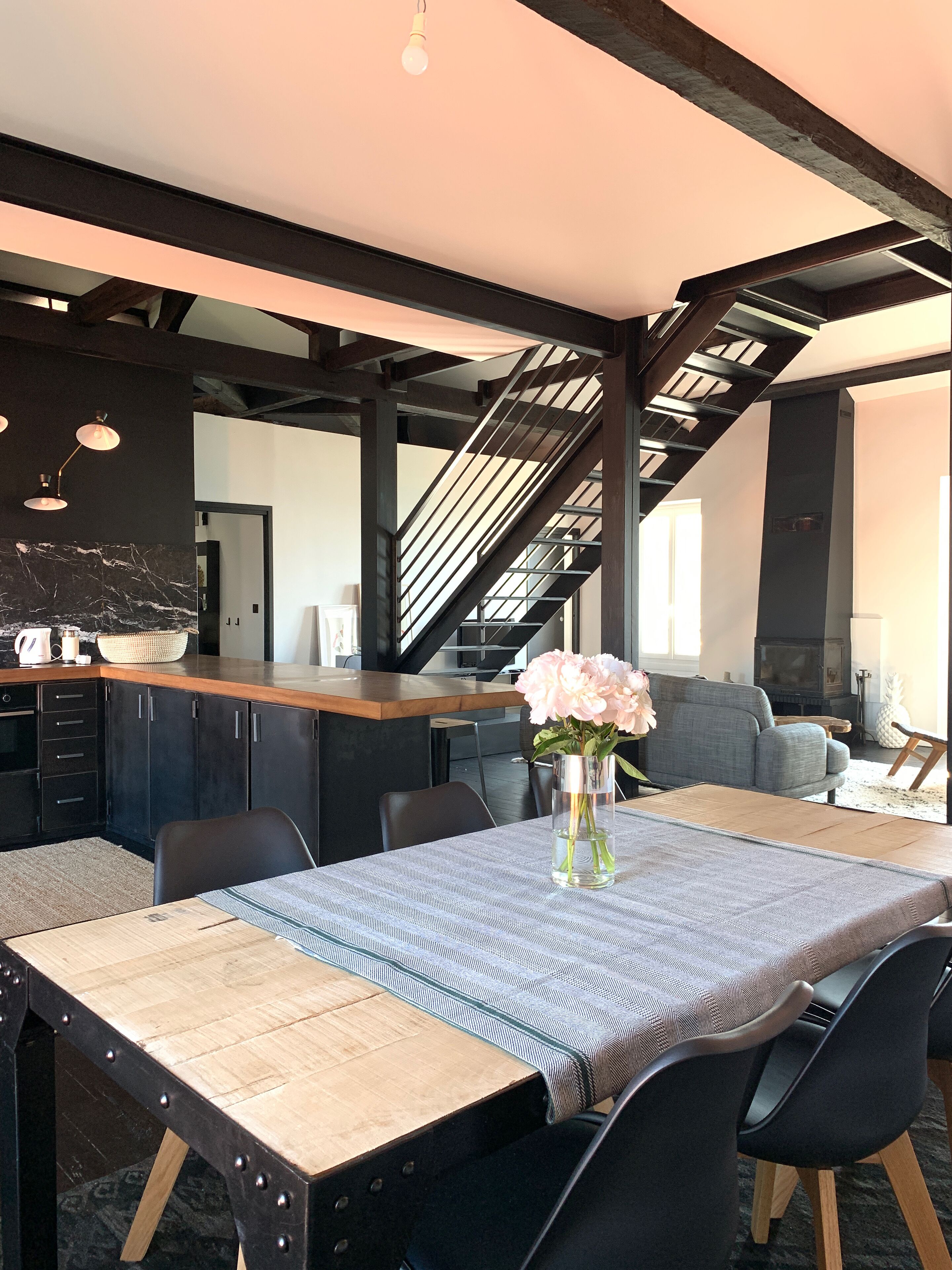 Beautiful Biarritz Ocean View Loft Apartment-Steps from the ocean!