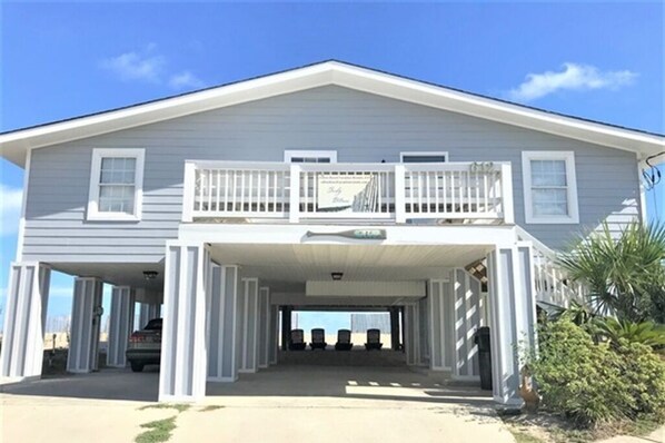 Exterior - Beautiful OceanFront Home 4BR!  Large Covered Porch! Relax! (Edisto Beach)