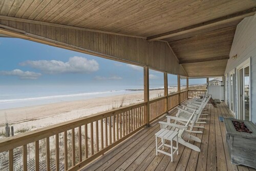 Beautiful OceanFront Home 4BR!  Large Covered Porch! Relax!