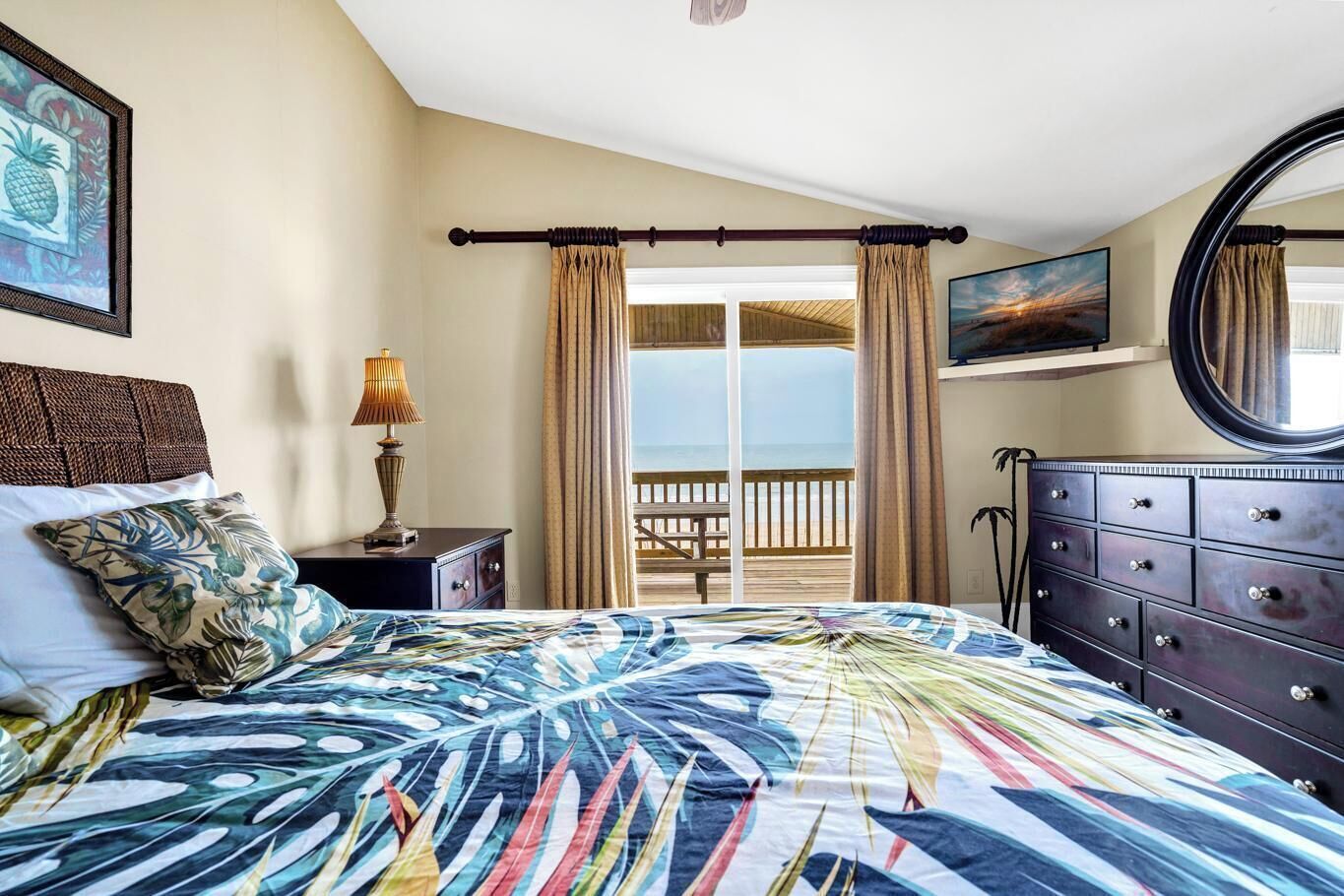 4 bedrooms, iron/ironing board, WiFi