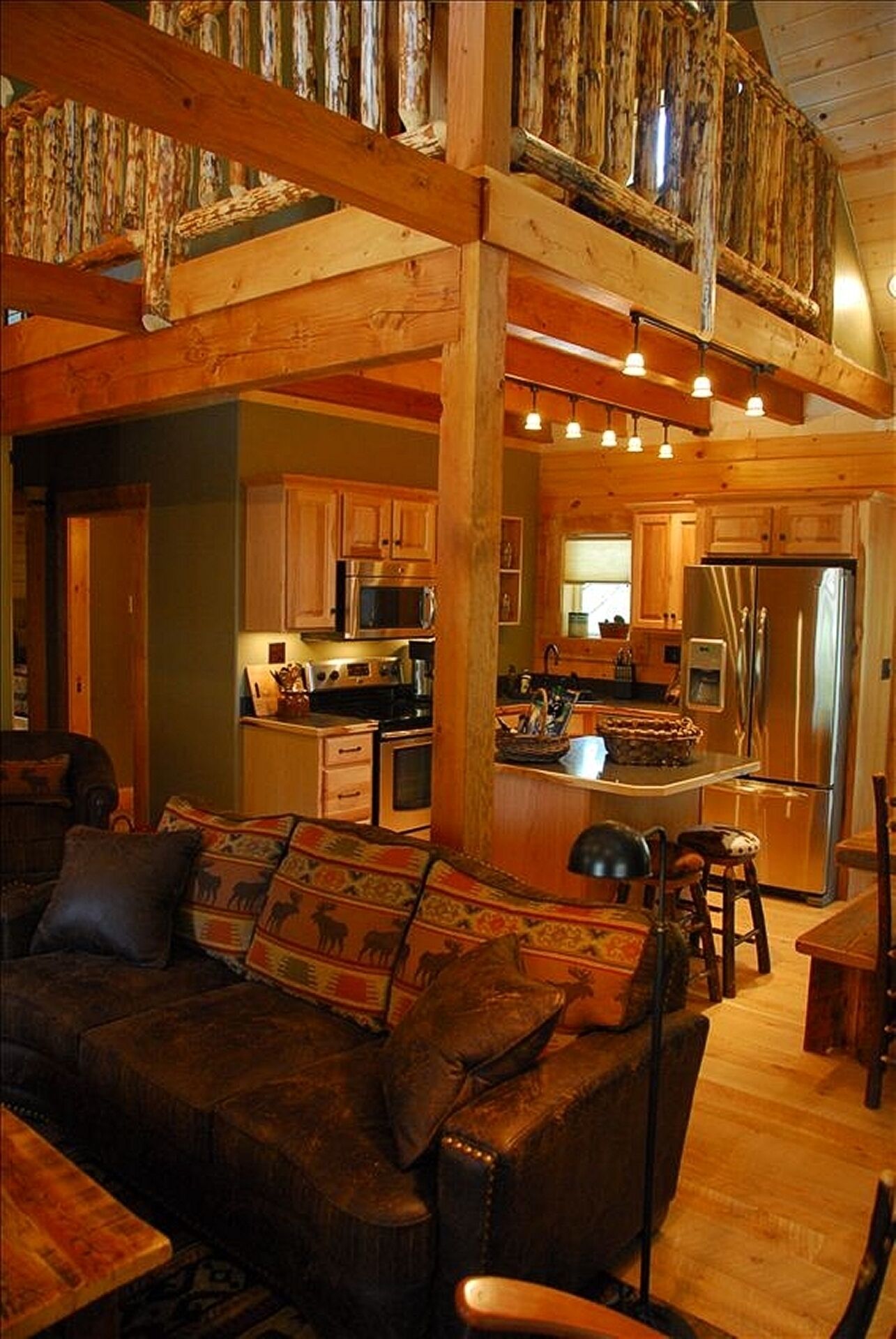 Lazy Moose Lodge - Very popular, Highly Rated Lodge, and Minutes to the Park!