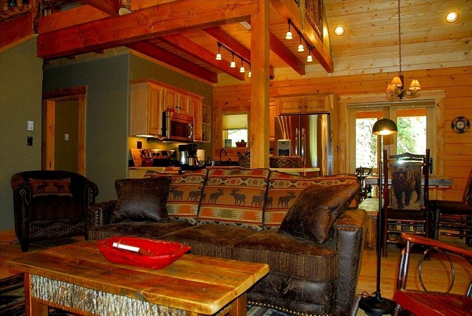 Lazy Moose Lodge - Very popular, Highly Rated Lodge, and Minutes to the Park!