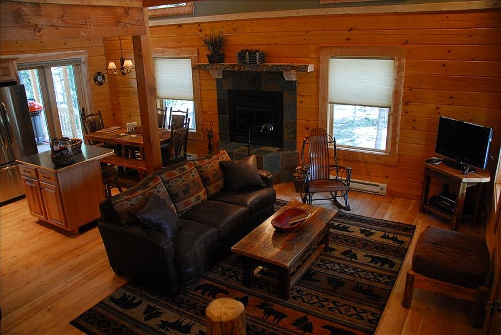 Lazy Moose Lodge - Very popular, Highly Rated Lodge, and Minutes to the Park!