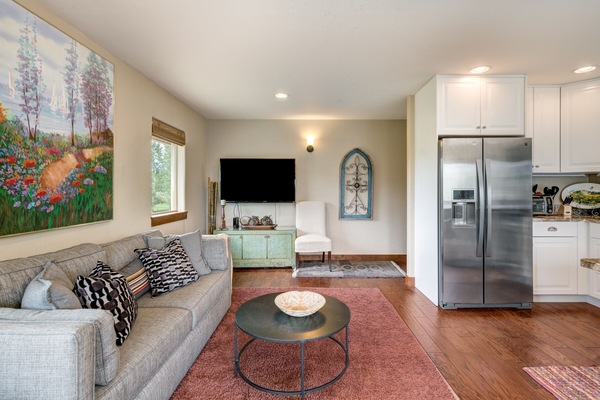 Living area (upstairs)