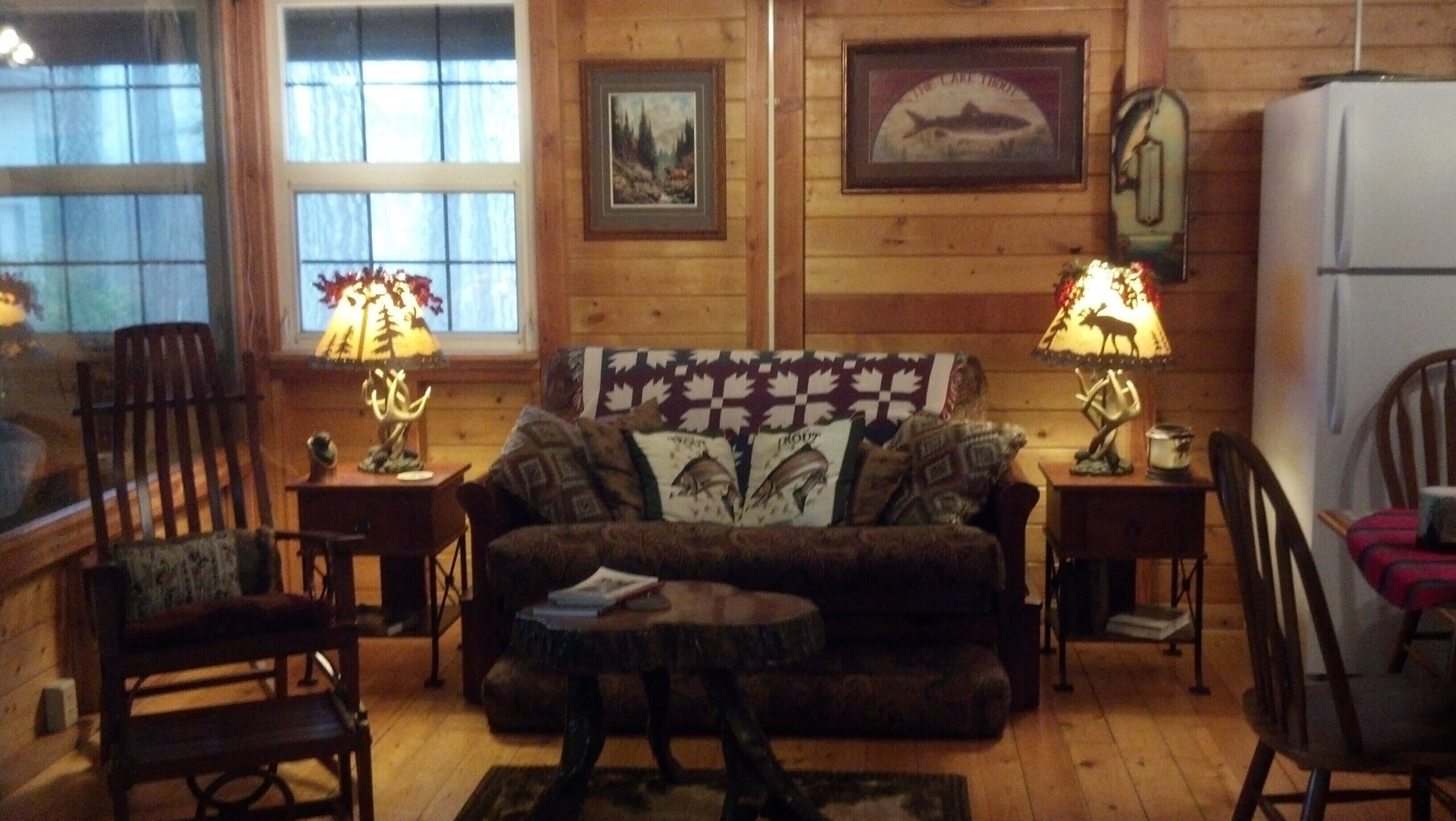 Sweet Huckleberry Cottage on Old Hatchery Lake