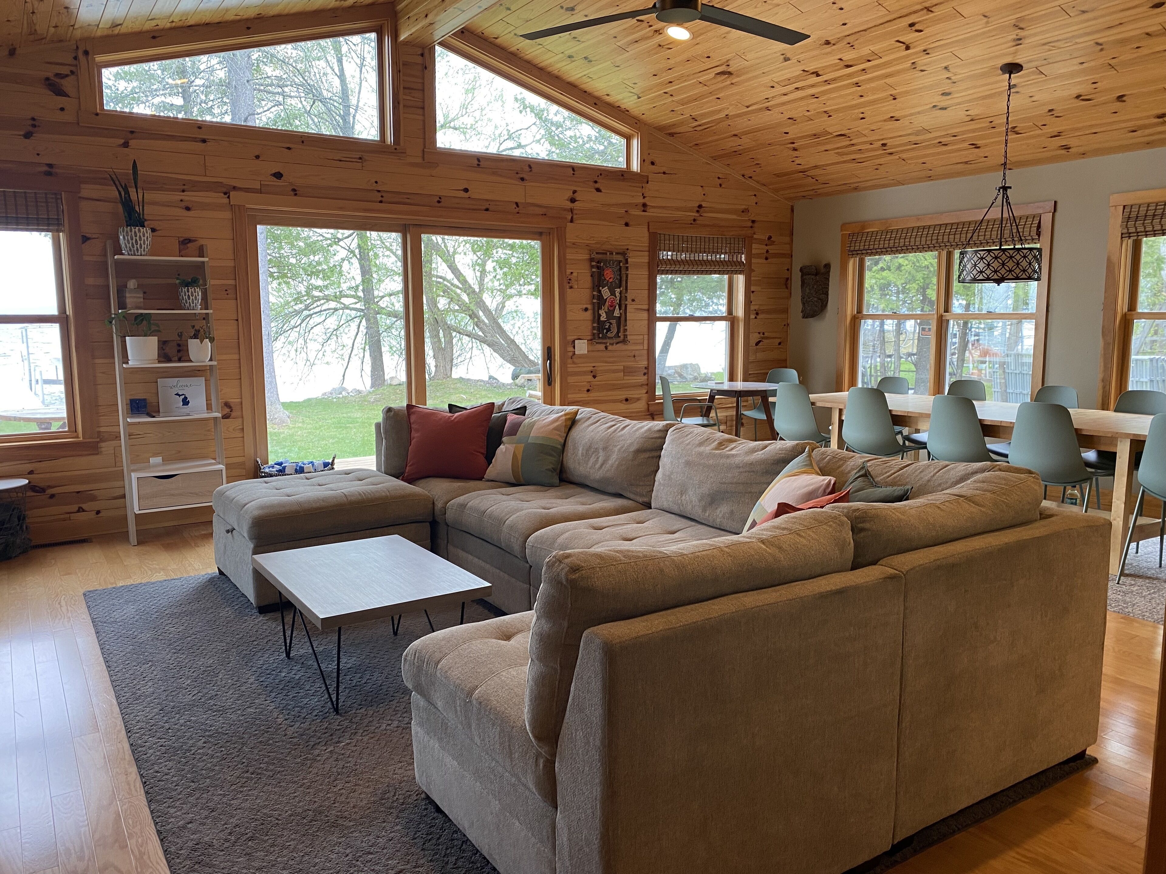 Modern Lakefront Home w/optional Pontoon 