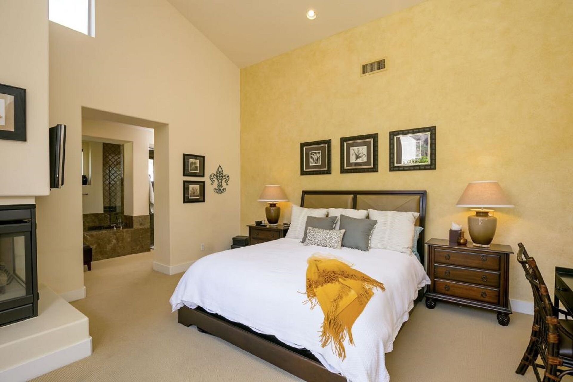 La Quinta Custom Home-Private SPA-License #230290/3 bedroom