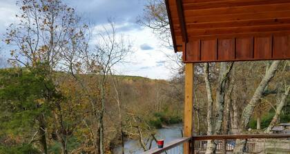 Cabin on Water!!GORGEOUS! Best property on the Caddo River In Glenwood Arkansas!