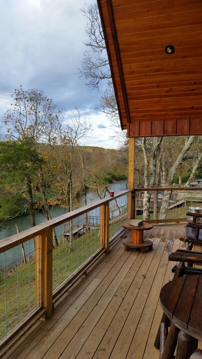 Cabin on Water!!GORGEOUS! Best property on the Caddo River In Glenwood Arkansas!