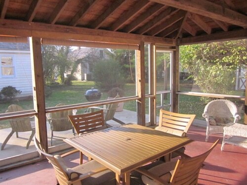 Premier St. Michaels Cottage - T. Blades House -  Walk to Everything in Town