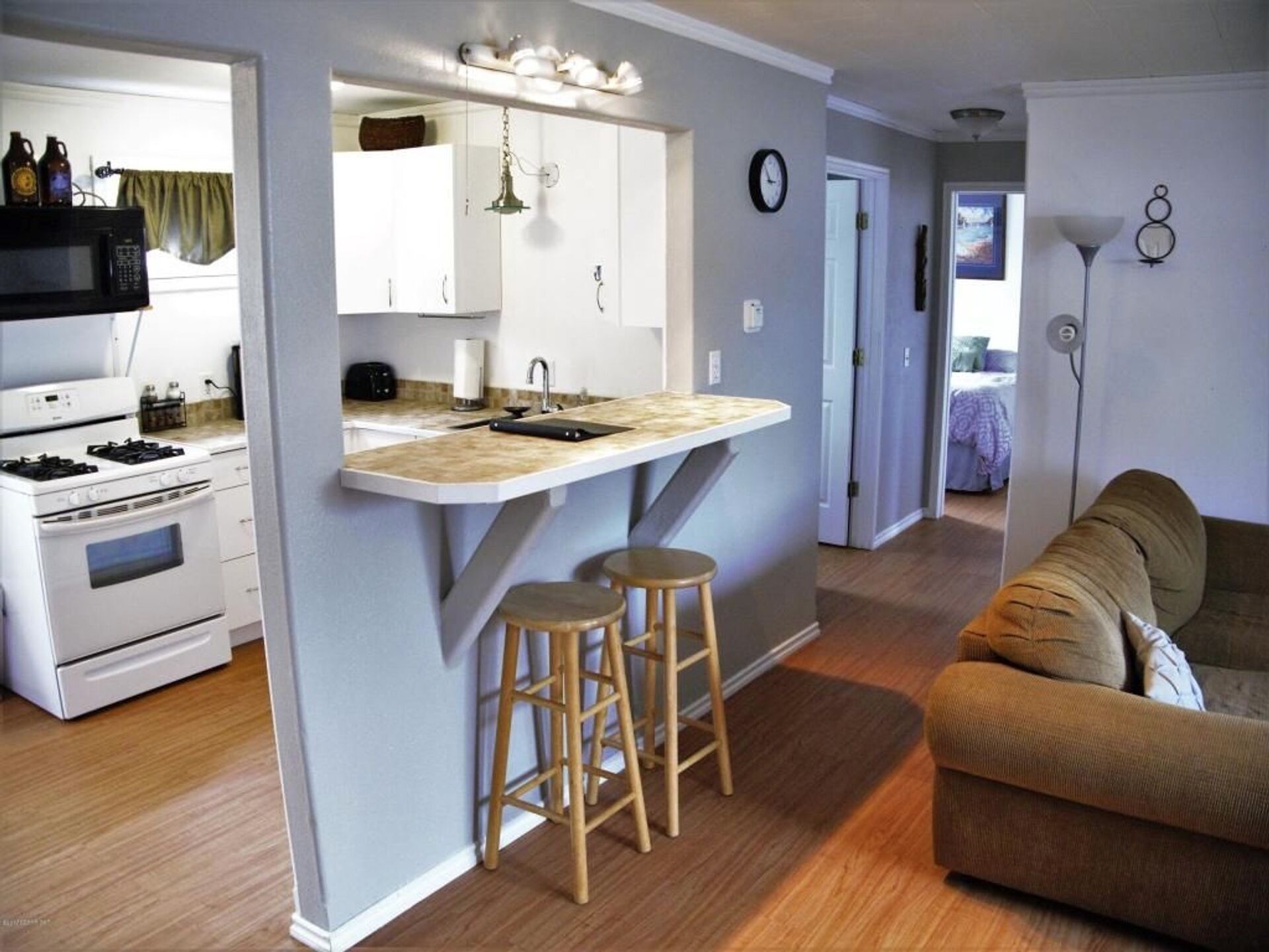 Corporate Rentals! Furnished 2 BD 1 BA w/full kitchens.  Utilities are covered!