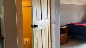 2 Schlafzimmer, Schreibtisch, BĂŒgeleisen/BĂŒgelbrett, kostenloses WLAN