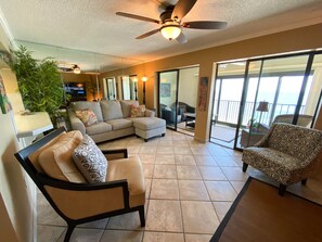 Smart TV, reproductor de DVD y videoteca 