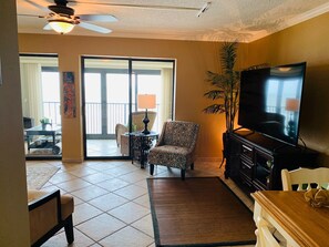 Smart TV, reproductor de DVD y videoteca 