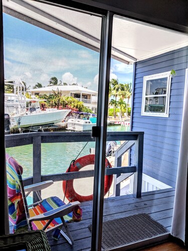 Relax by Florida Keys Beaches, just a 7-min drive away