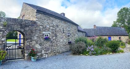Cozy 2-bedroom stone cottage with large garden