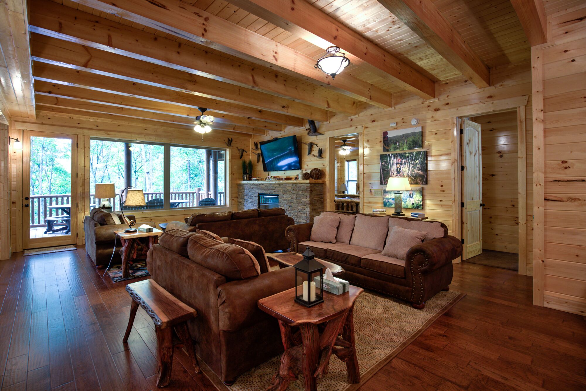 Cliffview Lakeside - 12 BR Lodge at Cliffview Resort - Brand New!