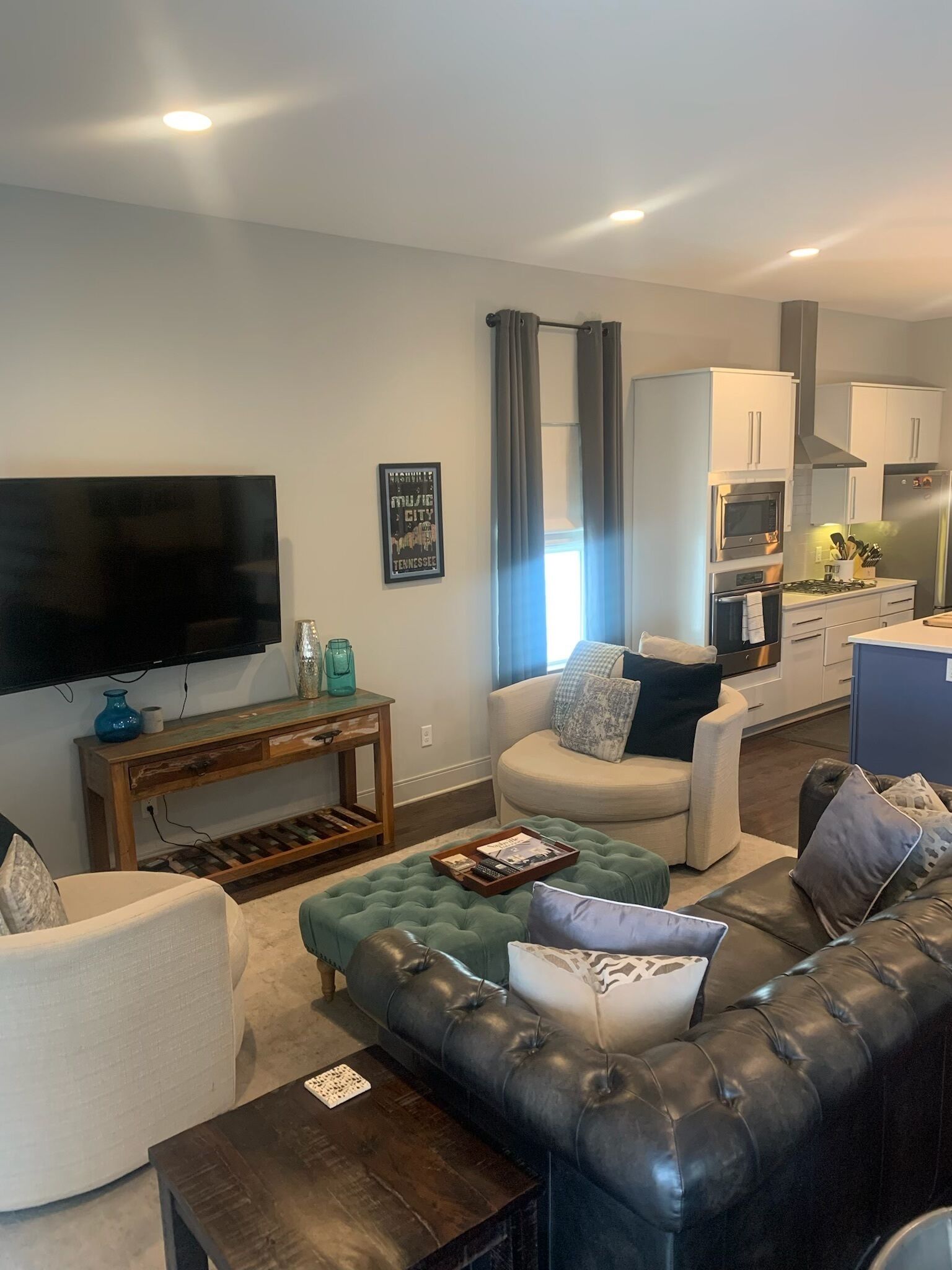 Contemporary Jewel with Rooftop Patio, 3 Blocks off the Gulch