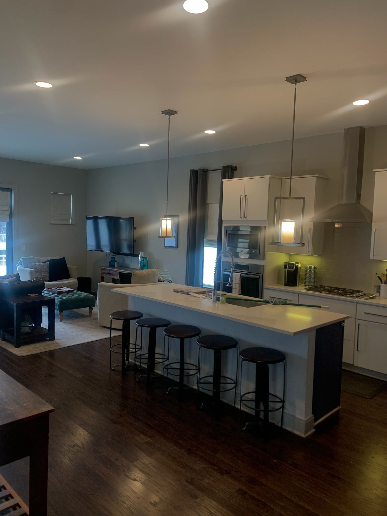 Contemporary Jewel with Rooftop Patio, 3 Blocks off the Gulch