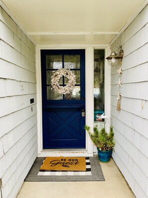 Exterior detail - PetFriendly/Hot Tub/Week/Month discounts, 2 miles to beach (Encinitas)