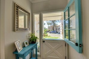 Interior - PetFriendly/Hot Tub/Week/Month discounts, 2 miles to beach (Encinitas)