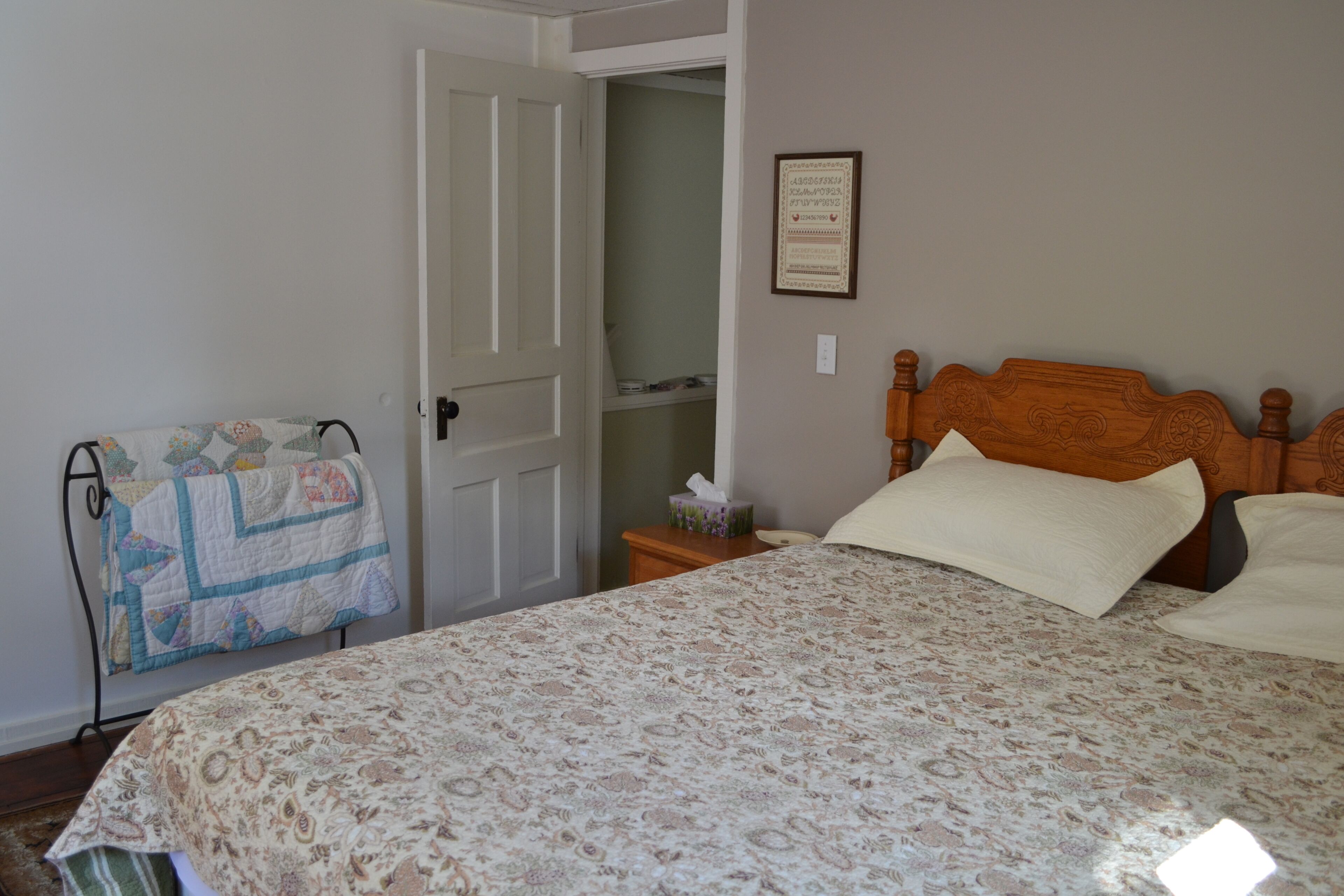 Unit 2: Cozy, Clean Townhouse 2 1/2 Blocks To Downtown Petoskey;Close To Trails