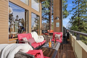 Unclassified image, 2 of 91, button