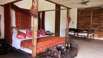 5 bedrooms, iron/ironing board, WiFi, bed sheets