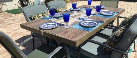 屋外ダイニングエリア