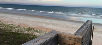 Mise à jour Beautiful Beach House - Courte promenade à la plage!