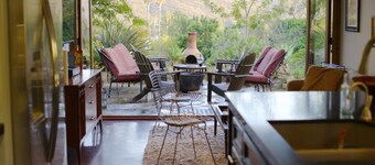 Moderne Rustic Retreat