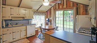 Coyote Cabin on Pristine Pine Creek!