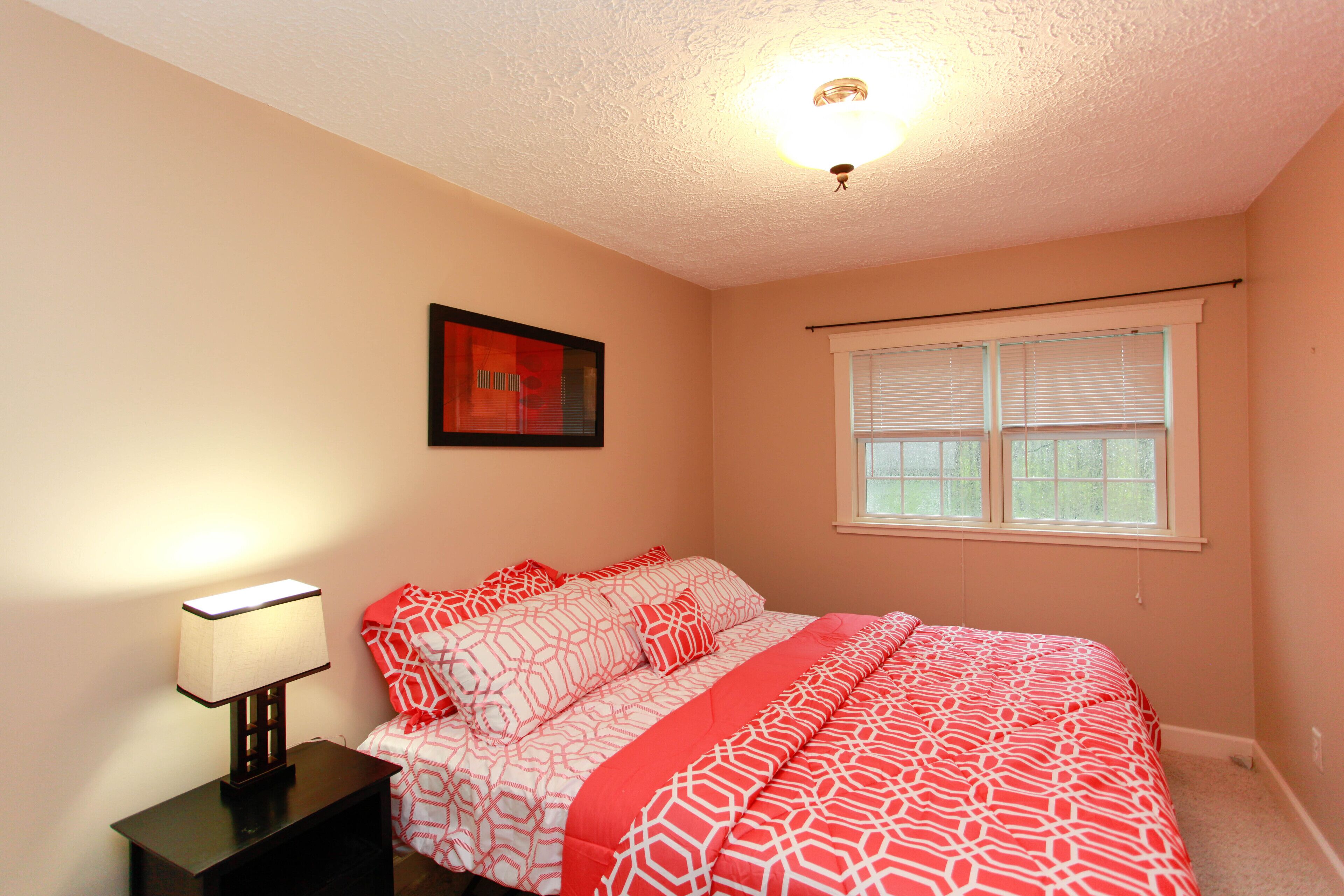 Glenn Retreat by the Lake