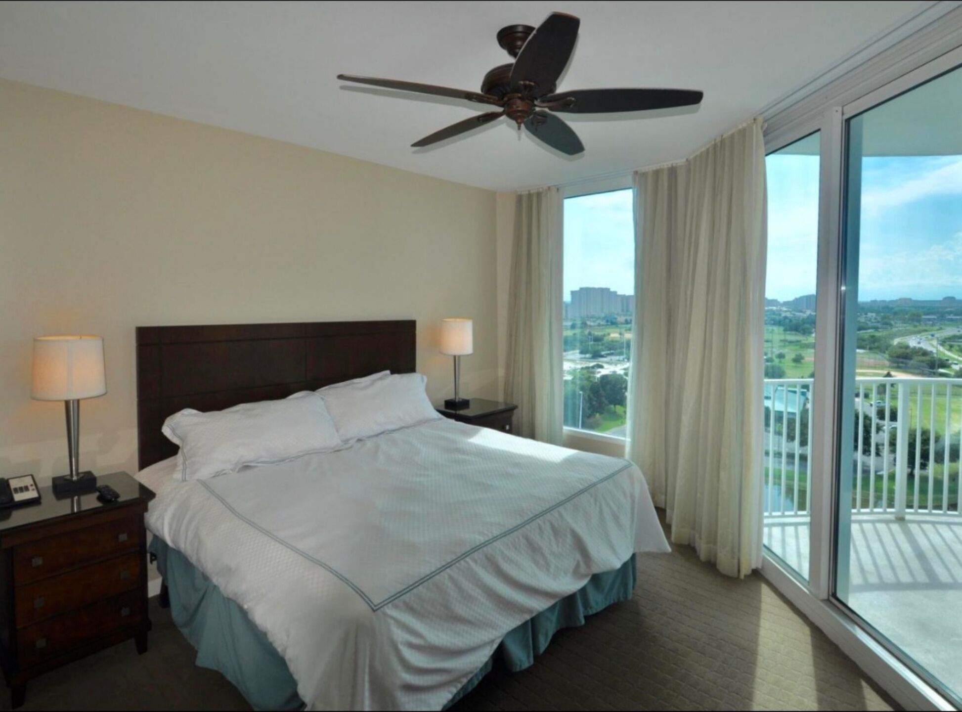 Top Floor Luxury Penthouse Condo with Ocean and Bay View