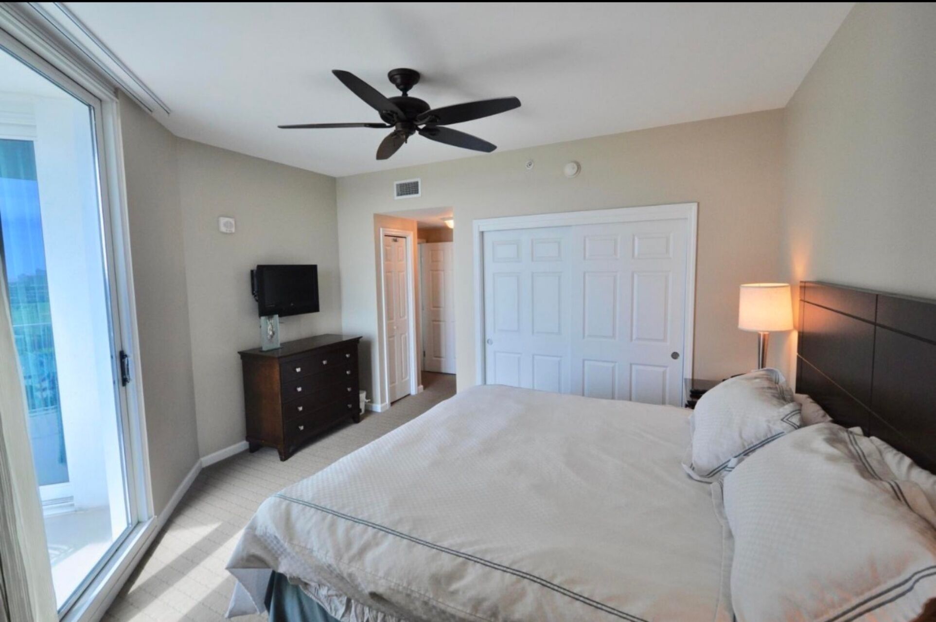 Top Floor Luxury Penthouse Condo with Ocean and Bay View